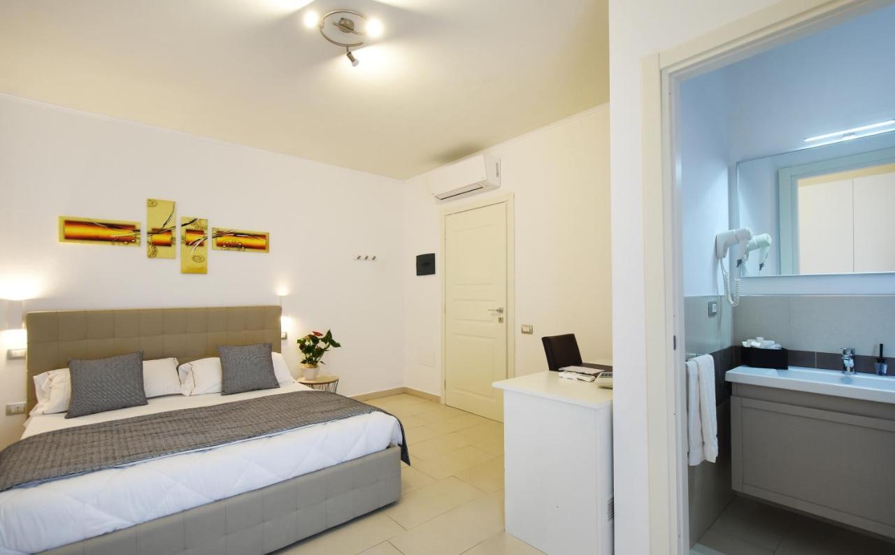 Xenia Hotel Villasimius Exterior photo