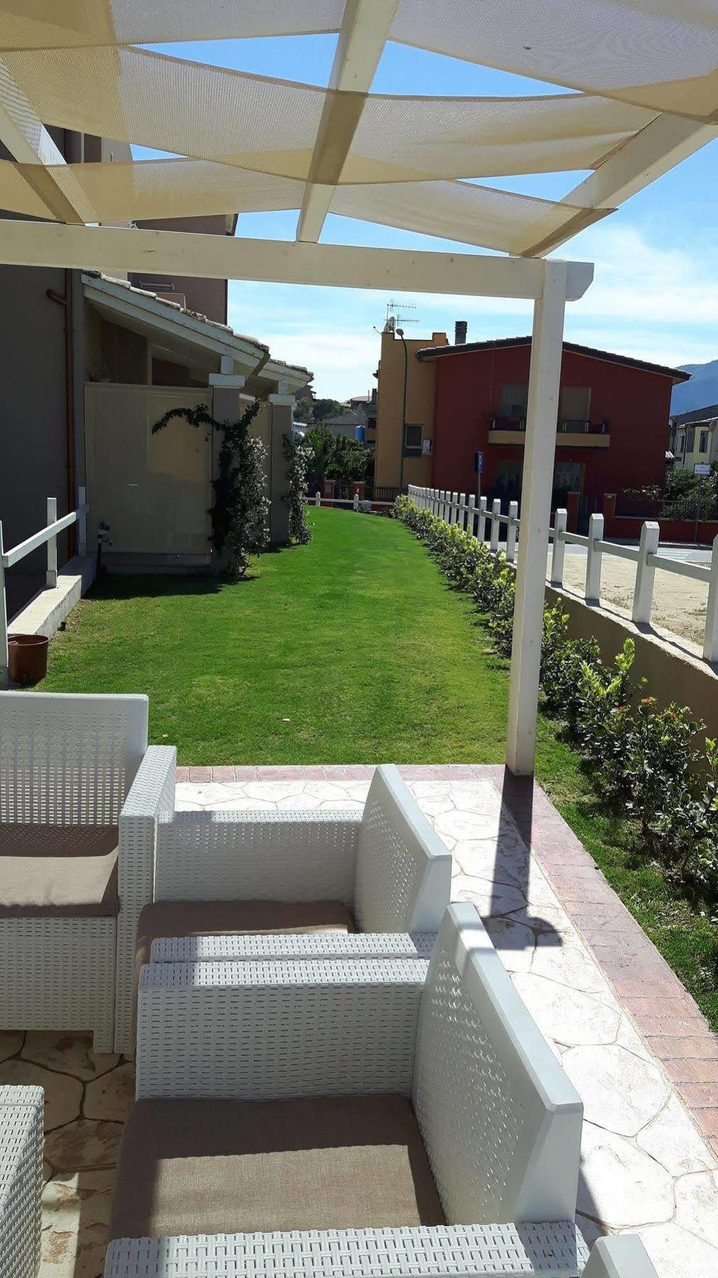 Xenia Hotel Villasimius Exterior photo